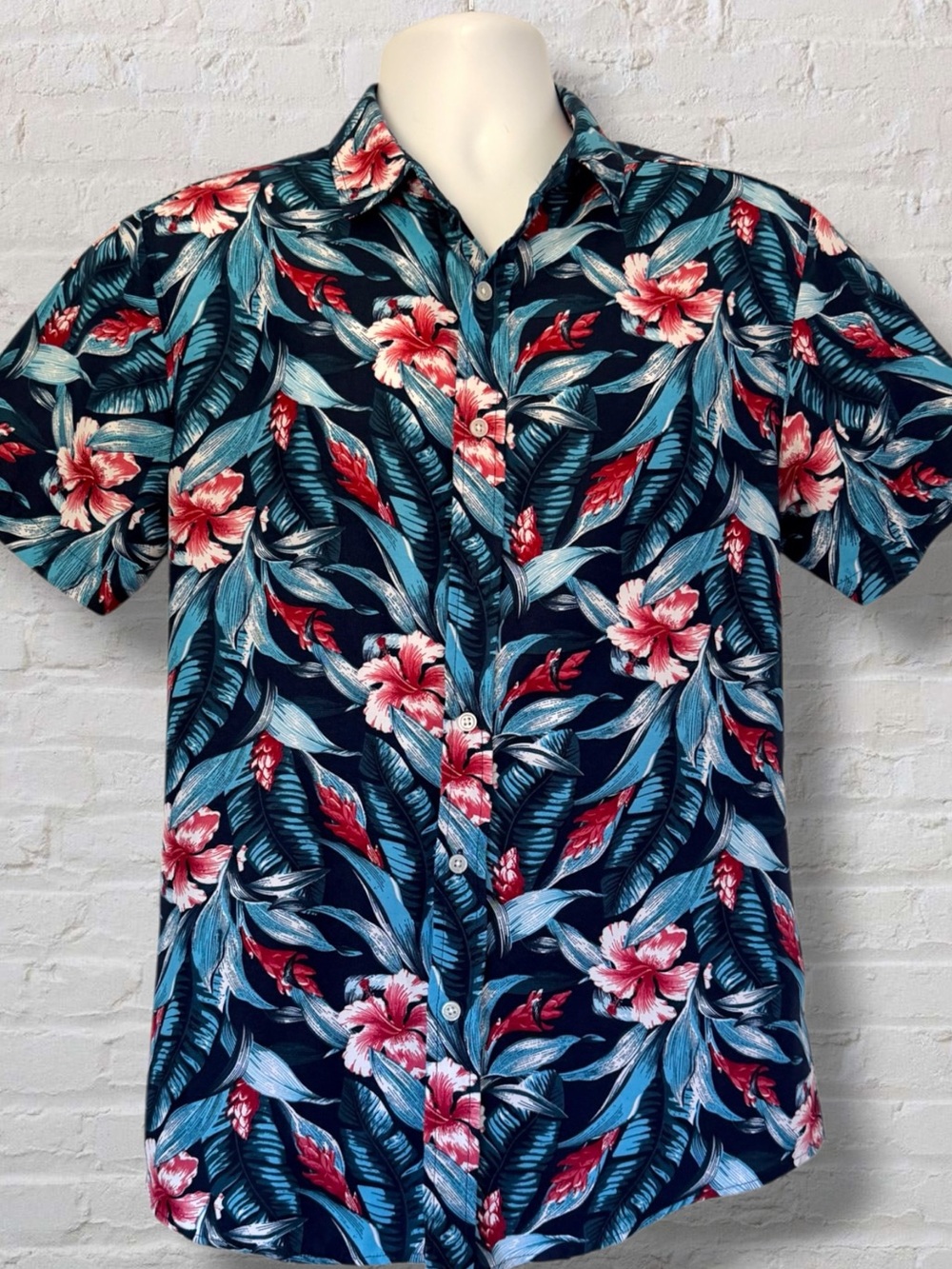 Julian & Mark Hawaiian Shirt Mens M Tropical Floral Navy Resort Aloha